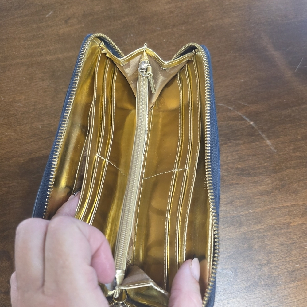 Michael Kors Hamilton Satchel with Matching Wallet Set - Picture 11 of 13